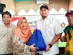 Andre Rosiade Salurkan Ratusan Paket Sembako dan Bantuan Sosial ke Warga Perumnas Indarung