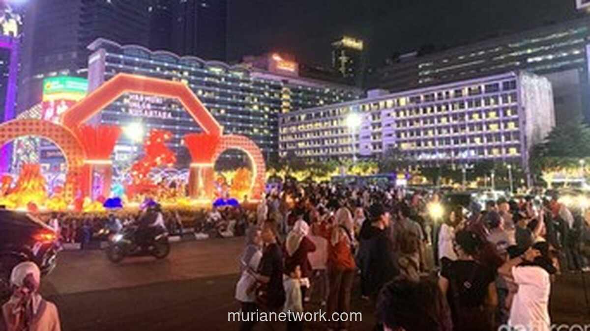Festival Imlek 2026 di Bundaran HI Ramai Dikunjungi Ribuan Warga