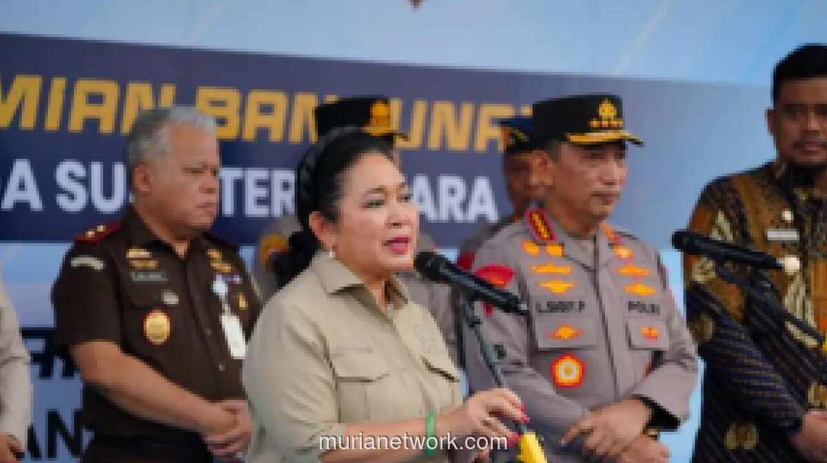 Titiek Soeharto Apresiasi Penyaluran 22 Kontainer Bantuan Polri untuk Korban Bencana Sumatra