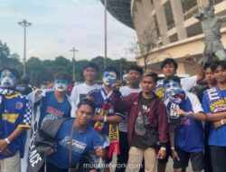 Ribuan Aremania Serbu SUGBK, Sambutan Hangat Jakmania Warna Laga Persija vs Arema