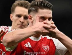Arsenal Hancurkan Tottenham 4-1 untuk Kokohkan Puncak Klasemen