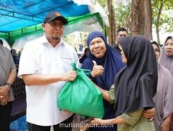 Andre Rosiade Bagikan 1.000 Paket Sembako dan Bantu Pembangunan BTS di Pariaman