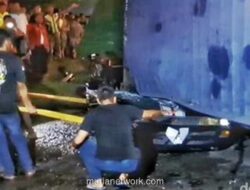 Tiga Tewas Termasuk Balita dalam Kecelakaan Truk Kontainer vs Sedan di Karawang