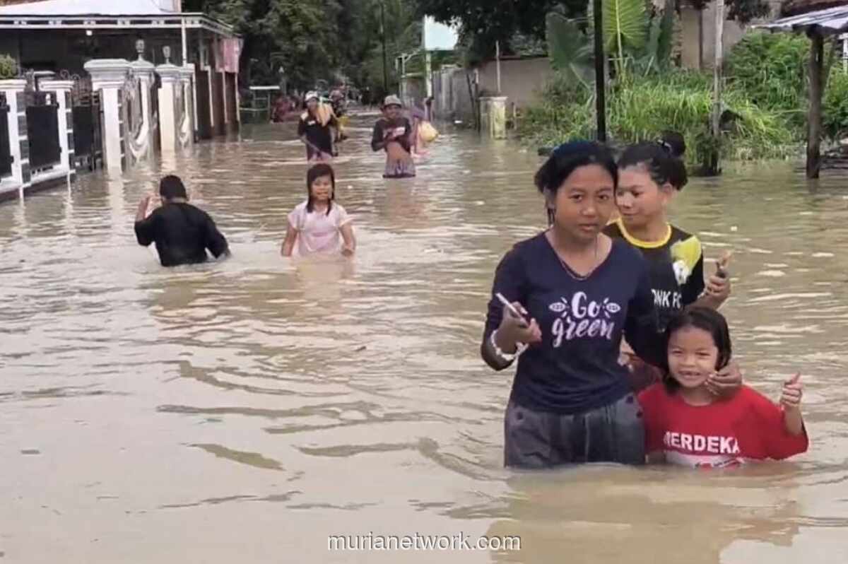 Curah Hujan Tinggi Picu Banjir 1,5 Meter di Dua Kecamatan Cirebon