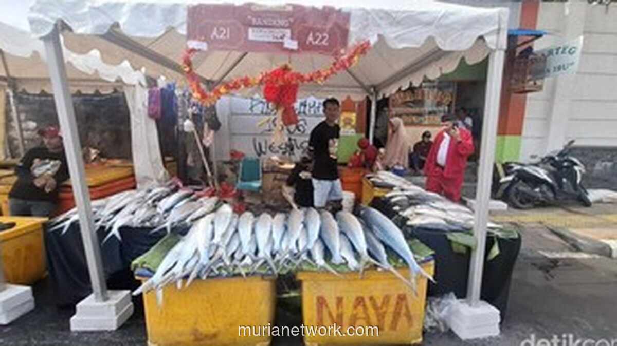 Omzet Pedagang Bandeng di Festival Rawa Belong Tembus Jutaan Rupiah Jelang Imlek