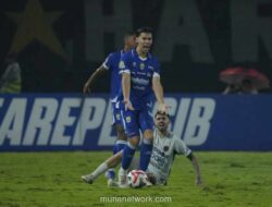 Hodak Uji Fleksibilitas Dion Markx, Bek Muda Persib Debut di Posisi Tak Biasa