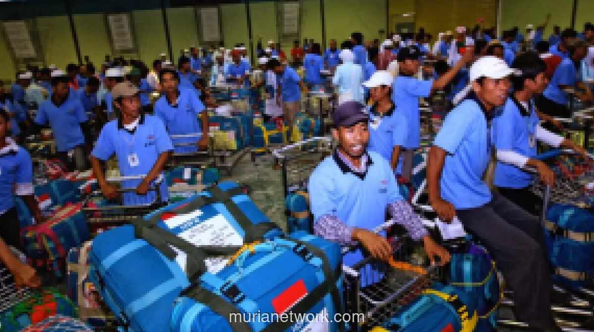 Mengenal Tugas dan Kisaran Penghasilan Porter Bandara