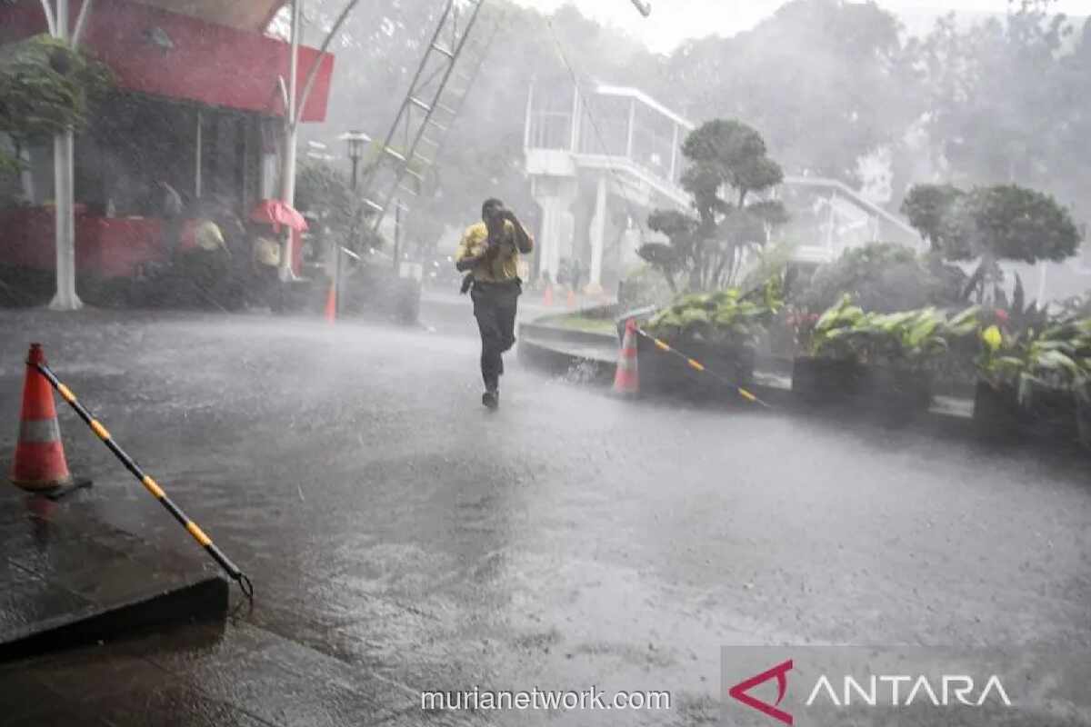 BMKG Siagakan Sebagian Jakarta dan Sekitarnya Hadapi Hujan Lebat 16-19 Februari