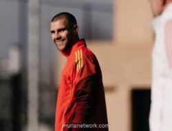 Cedera Kiper Utama Buka Jalan Maarten Paes Debut untuk Ajax