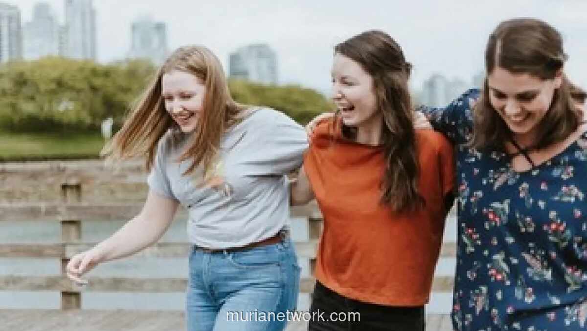 Cara Tepat Menghadapi Teman yang Haus Perhatian Tanpa Menguras Energi