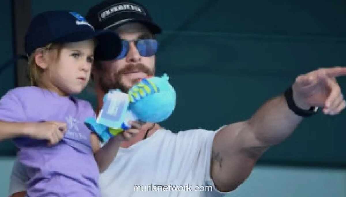 Chris Hemsworth Pertahankan Tato Dr. Seuss Usai Protes Spontan Putrinya