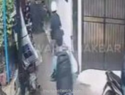 Aksi Curanmor Bersenjata Api di Tanjung Duren Terekam CCTV, Viral di Medsos
