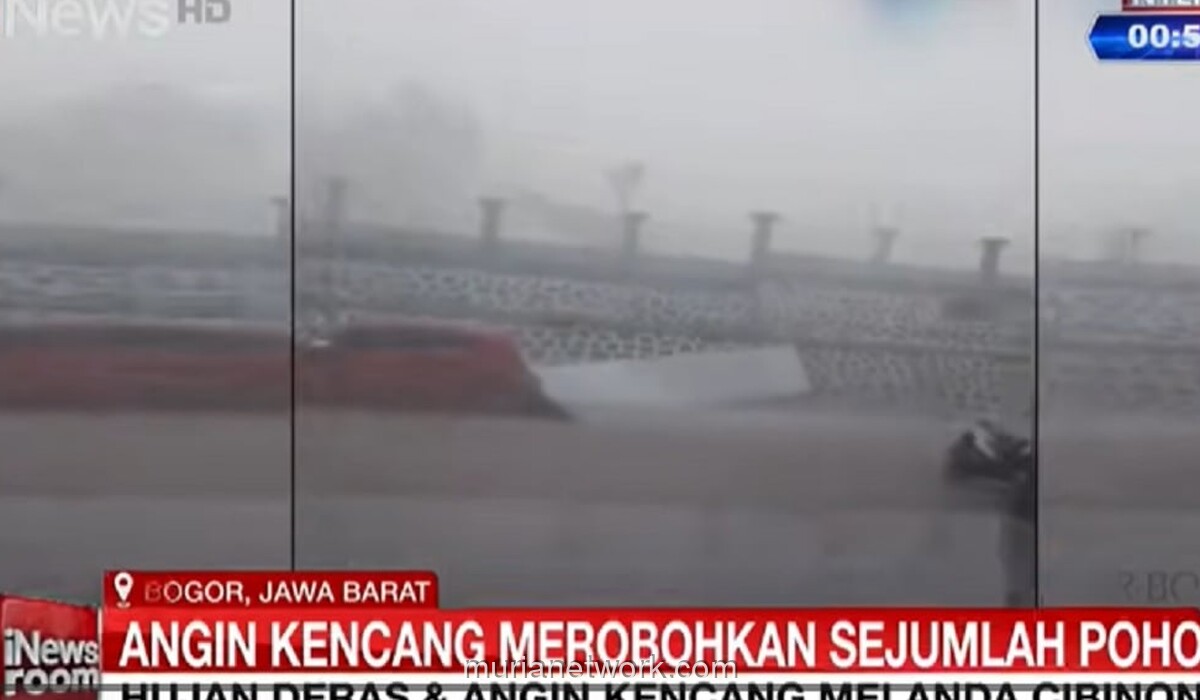 Angin Puting Beliung Landa Stadion Pakansari, Kerusakan Parah tapi Tak Ada Korban Jiwa