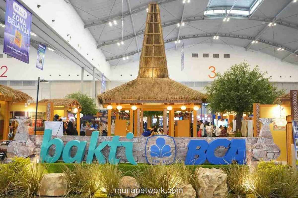 Program Bakti BCA dan WARLAMI Bantu Pelestarian Tenun Ikat Sumba Lewat Pewarna Alam