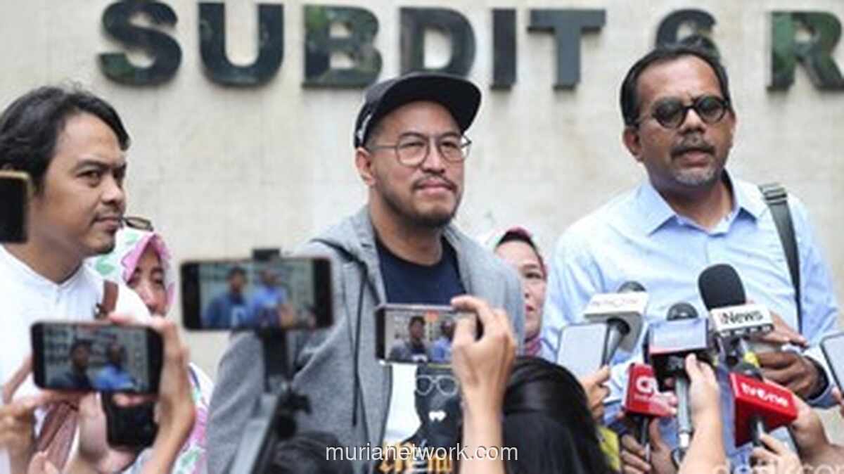 Pandji Pragiwaksono Penuhi Panggilan Klarifikasi Polisi Soal Materi Mens Rea