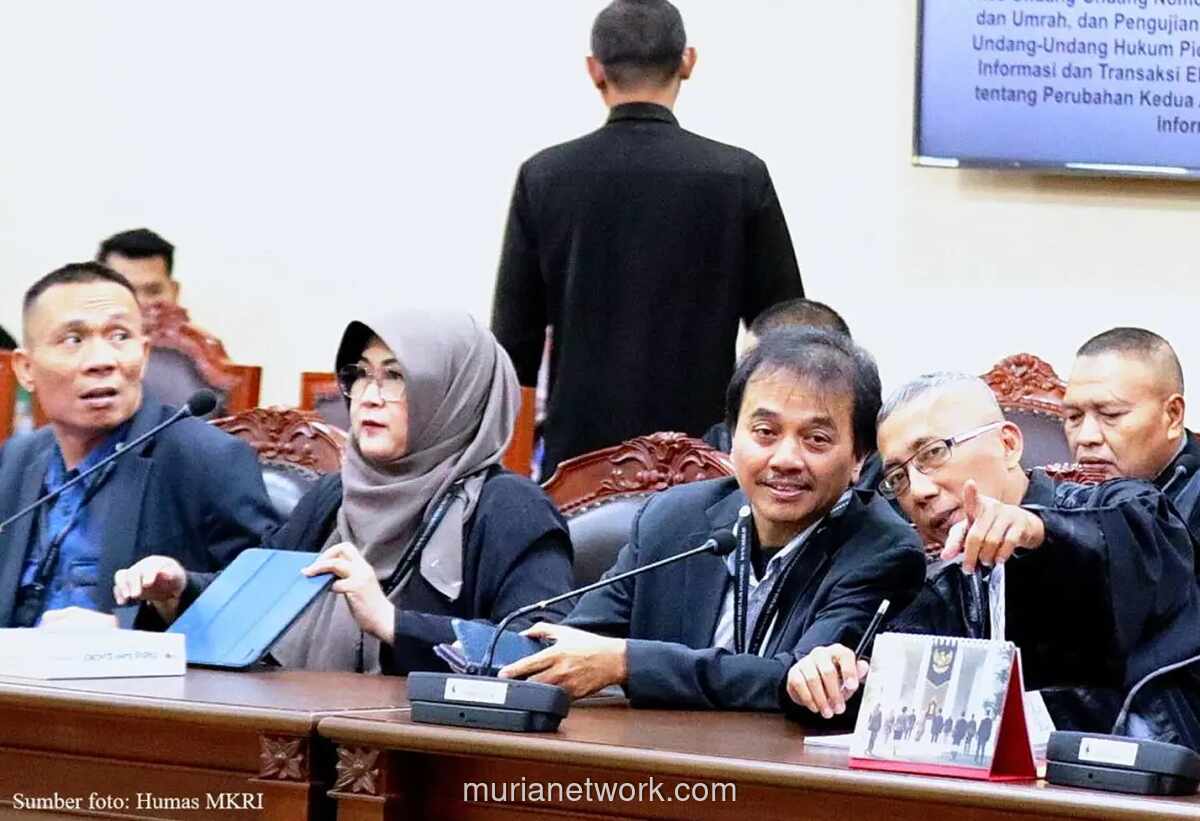 Tiga Tersangka Kasus Ijazah Jokowi Bersikukuh dengan Analisis 99,99%