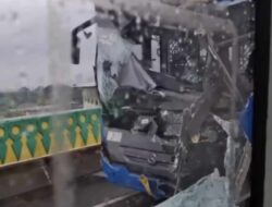 Tabrakan Dua Bus Transjakarta di Koridor 13 Pagi Ini, Lalu Lintas Tersendat