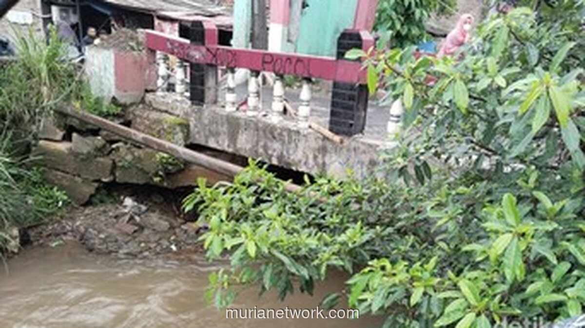 Warga Cipayung Cemas, Jembatan Vital Menuju Stasiun Citayam Rusak Parah