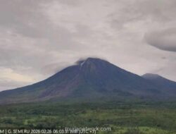 Getaran Banjir Lahar Hujan Semeru Terekam Hampir Empat Jam, Status Tetap Siaga