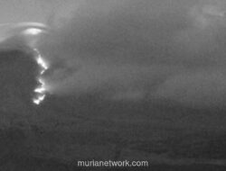 Gunung Semeru Erupsi, Luncurkan Awan Panas 4 Kilometer