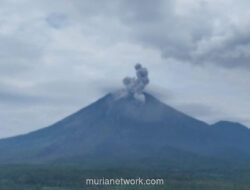 Gunung Semeru Erupsi Tiga Kali, Kolom Abu Capai 800 Meter