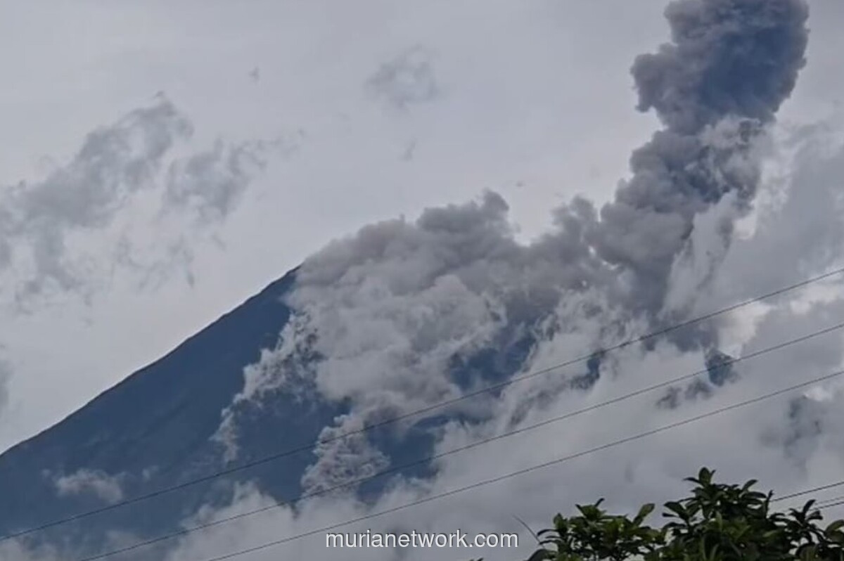 Gunung Semeru Erupsi, Luncurkan Awan Panas Sejauh 3 Kilometer