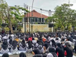 Ratusan Guru PPPK Paruh Waktu Tulungagung Protes Penghasilan Minim ke DPRD