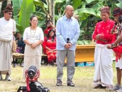 Komika Pandji Pragiwaksono Dikenai Denda Adat Toraja Atas Canda Rambu Solo