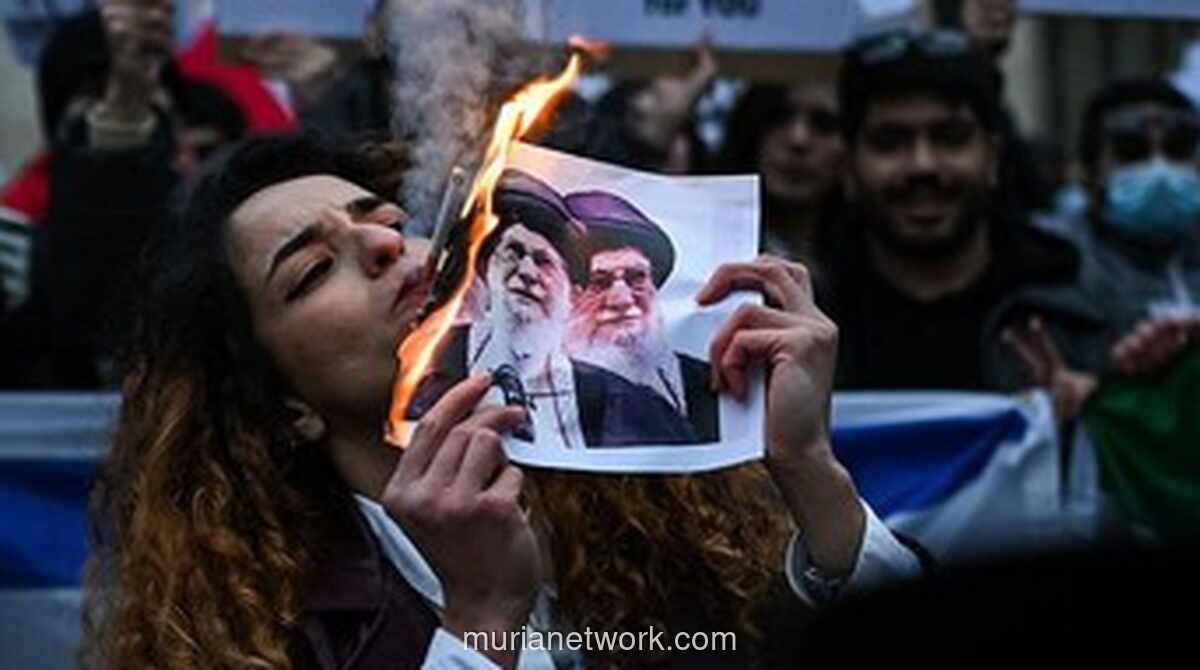 Warga Iran Hidup dalam Ketegangan, Antara Harapan dan Ancaman Perang