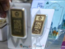 Harga Emas Antam Turun Tipis ke Rp2,94 Juta per Gram