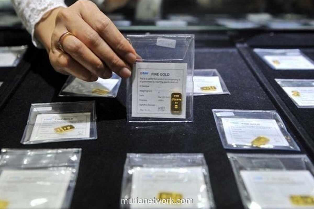 Harga Emas Batangan Pegadaian Turun Rp10.000-Rp11.000 per Gram