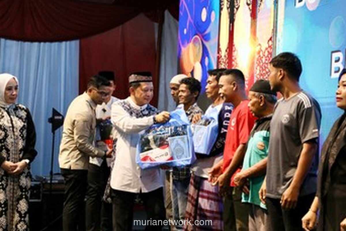 Mendagri Tito Karnavian Buka Puasa Bersama Korban Banjir di Huntara Aceh Tamiang