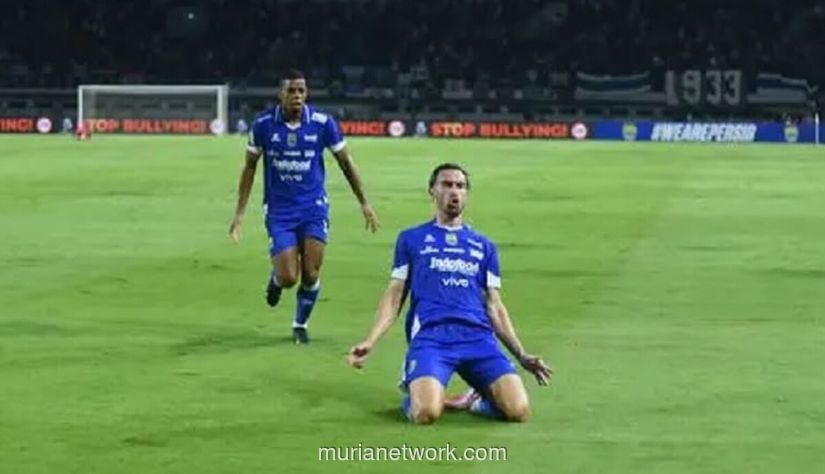 Persib Kokohkan Puncak Klasemen Usai Kalahkan Persita 1-0
