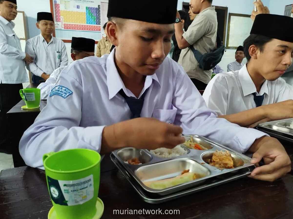 Kemenag Tegaskan Zakat Tak Dikaitkan dengan Program Makan Bergizi Gratis