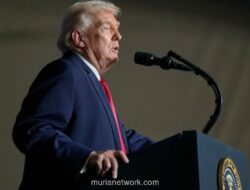 Akun Trump Media Unggah Video Kontroversial Gambar Obama sebagai Monyet