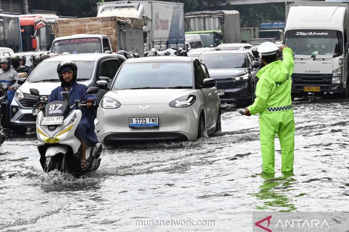 BMKG Peringatkan Potensi Hujan dan Petir di Jakarta Hari Ini