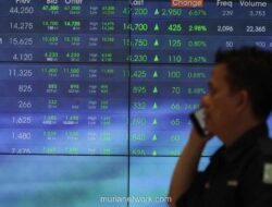 IHSG Menguat Tipis ke 8.295, Didukung Sektor Energi dan Bahan Baku