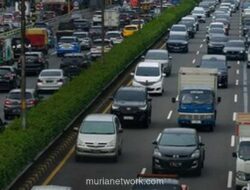 Hari Pertama Puasa, Sejumlah Ruas Tol Jakarta Langsung Macet
