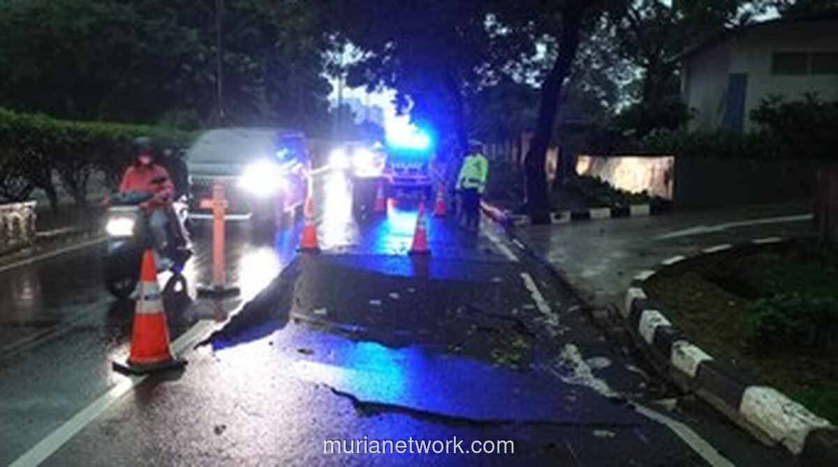 Jalan di Pademangan Jakarta Utara Ambles, Lalu Lintas Dialihkan