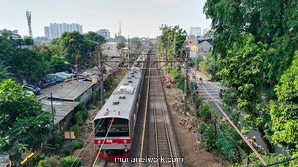 Gangguan KRL Rute Jakarta-Bogor Usai Laporan Lantai Panas dan Asap di Stasiun UP