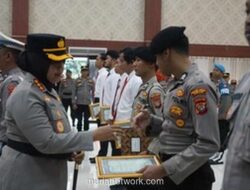 Polres Metro Bekasi Beri Penghargaan kepada 39 Personel Berprestasi