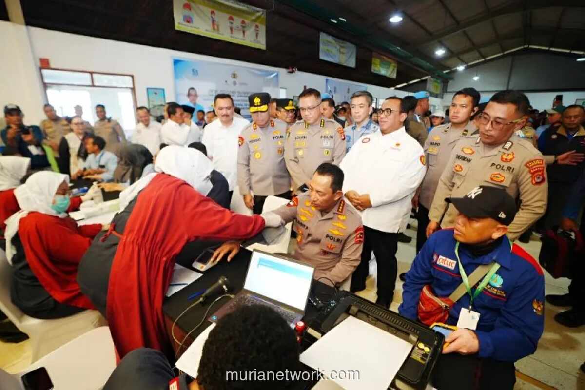 Kapolri Listyo Sigit Donor Darah di Acara HUT KSPSI, Tegaskan Dukungan untuk Buruh