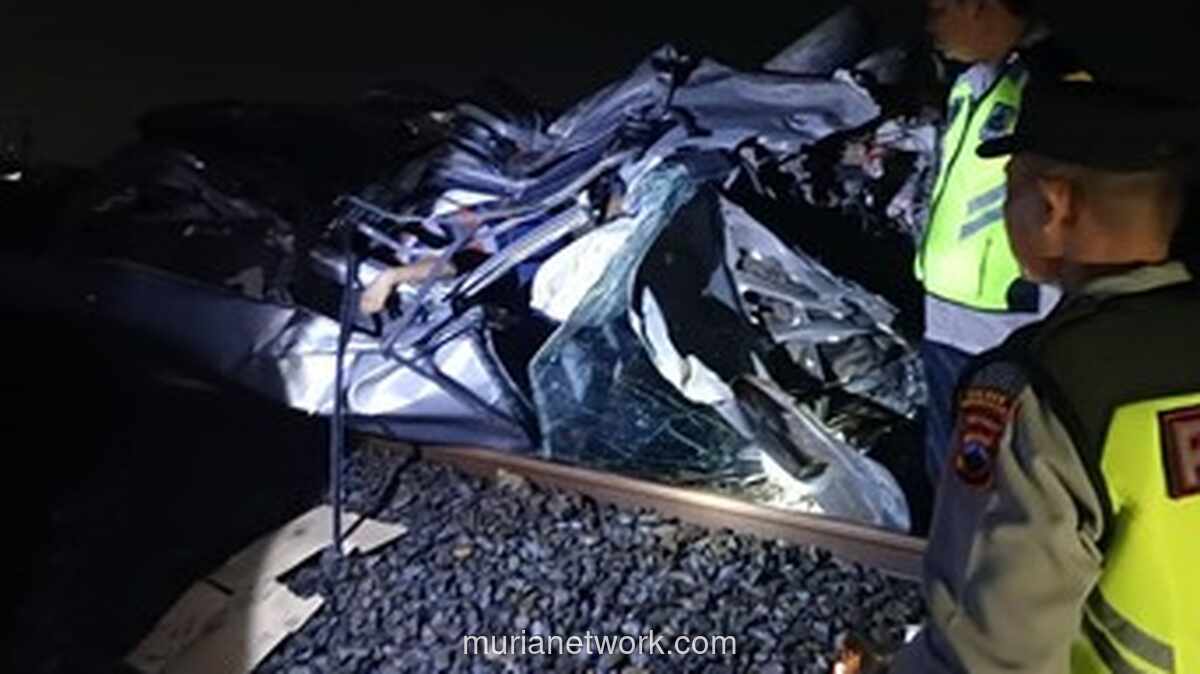 Tiga Orang Tewas Tertabrak KA Pandalungan di Perlintasan Grobogan