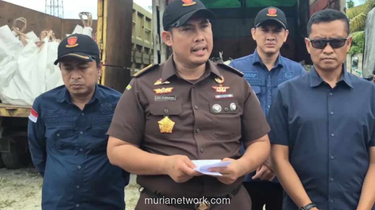 Kejati Babel Geledah Perusahaan, Sita Ratusan Balok Timah Ilegal