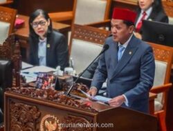 Ketua Komisi III DPR Minta Korban Teror Laporkan ke Polisi, Singgung Ada Pihak Ketiga