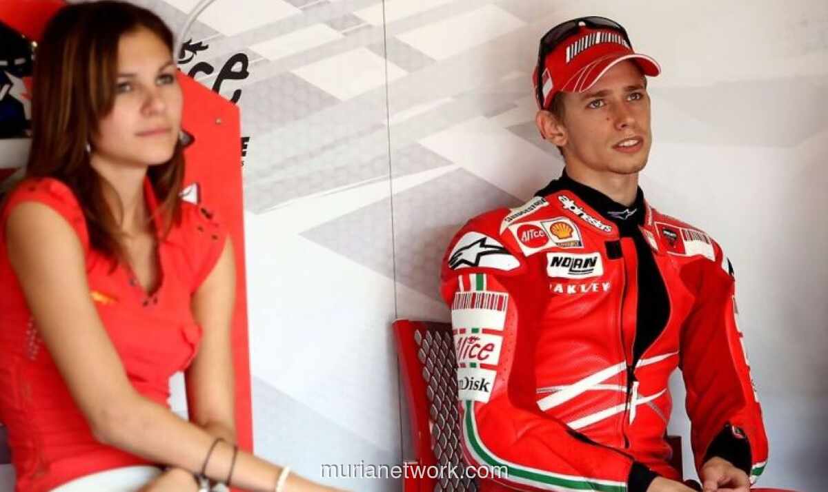 Kisah Cinta Casey Stoner dan Adriana: Berawal dari Tanda Tangan di Perut Penggemar