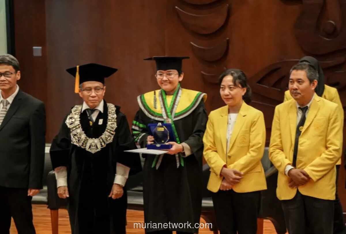 Kompol Seala Syah Alam Raih Gelar Doktor Cum Laude dengan Disertasi Polisi Komunitas di Era Digital