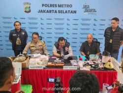 Polisi Tangkap Kreator Konten dan Istri di Jagakarsa, Sita 3,6 Kg Ganja dari Kebun Hidroponik di Rumah
