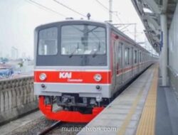 Gangguan KRL Rute Jakarta-Bogor Akibat Asap di Gerbong, Penumpang Dievakuasi