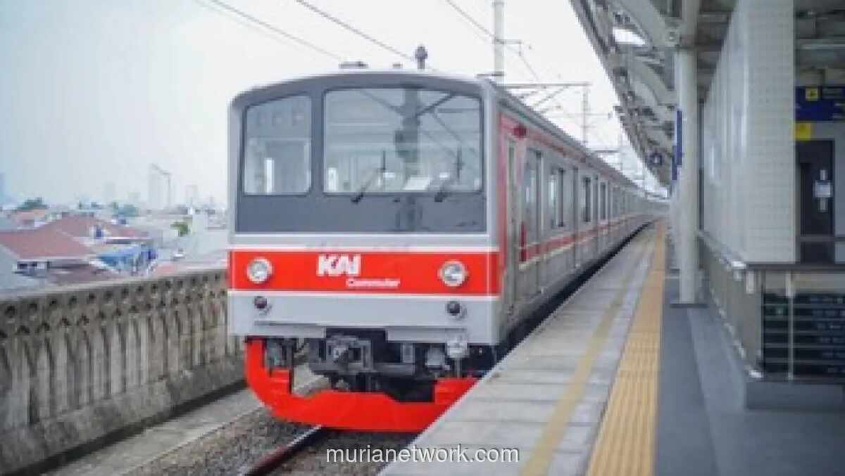 Gangguan KRL Rute Jakarta-Bogor Akibat Asap di Gerbong, Penumpang Dievakuasi